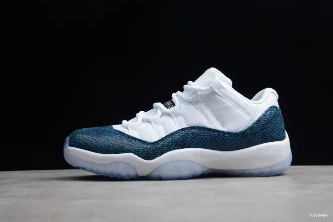 Cheap MAX Snakeskin Blue Navy CD6846-102 Low Jordan Air 11 0413